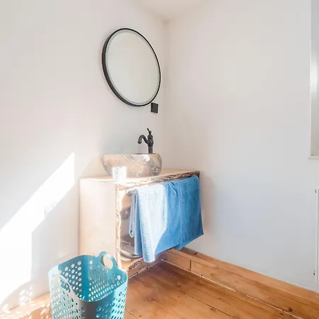 Exklusives In Am Rhein